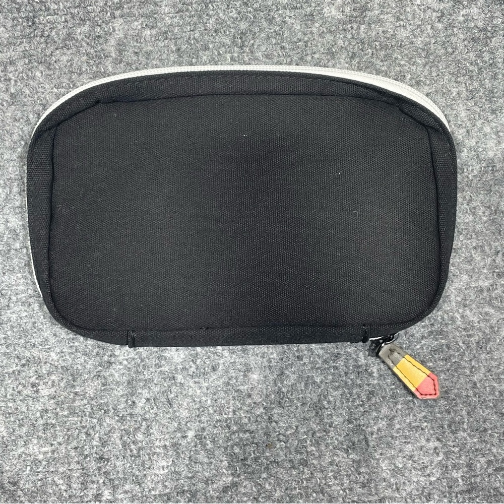 Icelandic Air First Class Travel Bag with Hannes Dottir Products